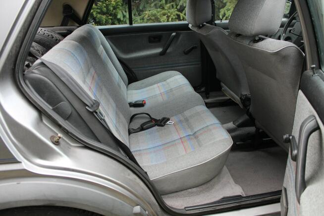 Volkswagen Golf 1.6 Benzyna 5 drzwi Oldtimer 1988 Lubań - zdjęcie 12