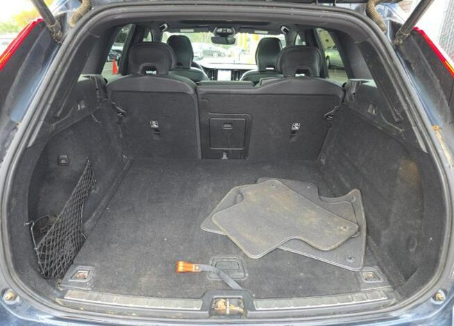 Volvo XC 60 R-DESIGN / AWD / B5 Cieszyn - zdjęcie 12