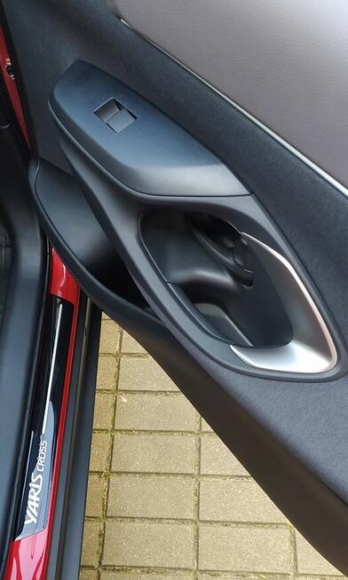 Toyota Yaris Cross Hybryd automat 130 KM 1500 cm^3 Gniezno - zdjęcie 11