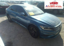 Volkswagen Jetta 2019, 2.0L, SEL PREMIUM, po gradobiciu