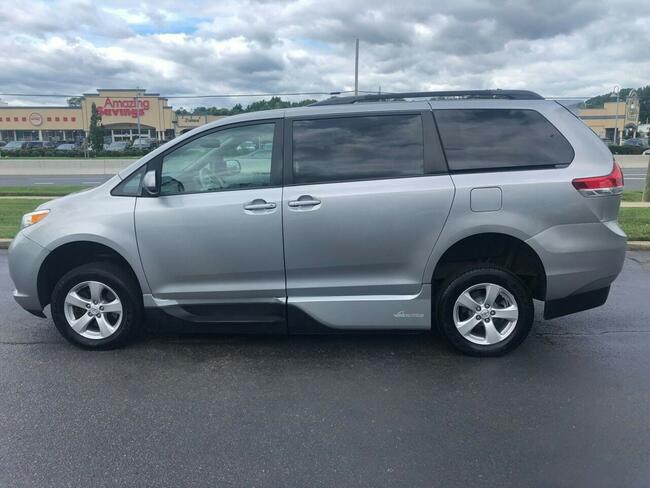 Toyota Sienna LE 3.5 295 km automat Katowice - zdjęcie 7