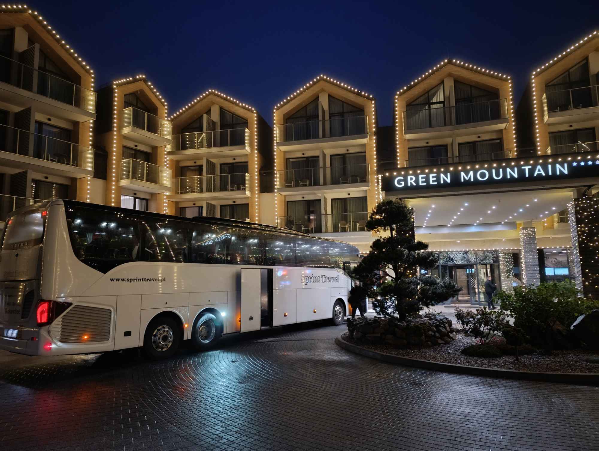 Wynajem autokarów Katowice, Przewóz osób, Autobus na wycieczkę Katowice - zdjęcie 9