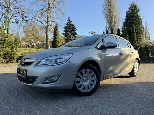 Opel Astra J 1.4 100KM | Klimatronik | Manual| Tempomat | LCD Szczecin - zdjęcie 3
