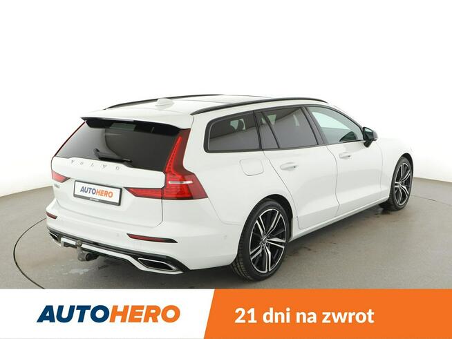 Volvo V60 PHEV 4x4 skóra/alcantara full LED panorama navi kamery Warszawa - zdjęcie 7