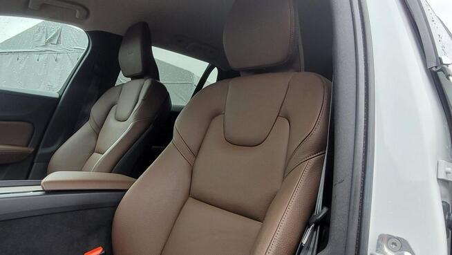 Volvo V60 D4 4x4/inscription/harman/hak/kam360/LED/webasto/ACC/Blis Pozowice - zdjęcie 12