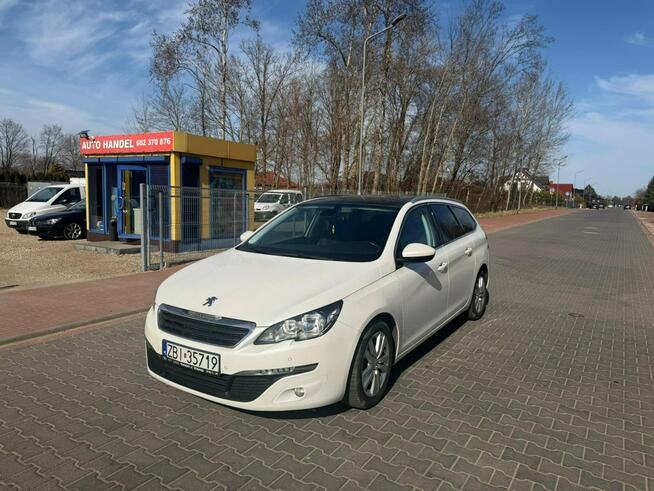 Peugeot 308 1,6 Diesel 120KM  2015 rok  Ładny Zadbany Samochód Białogard - zdjęcie 2