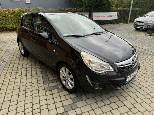 Opel Corsa 1,2 70KM  Klimatyzacja  Opony lato+zima Orzech - zdjęcie 3