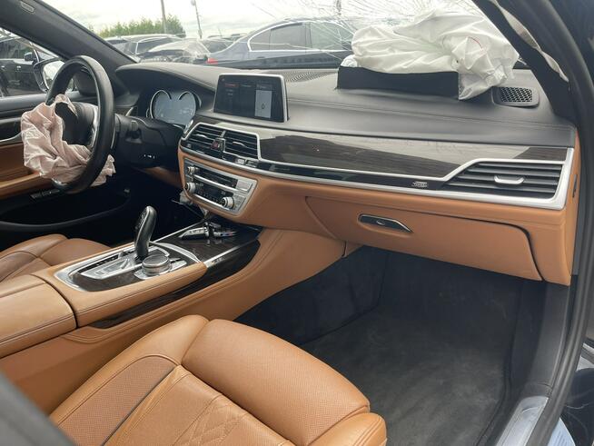 BMW 750 EU Long Mpakiet xDrive HAK Masaż Harman/Kardon Pneumatyka Gliwice - zdjęcie 10