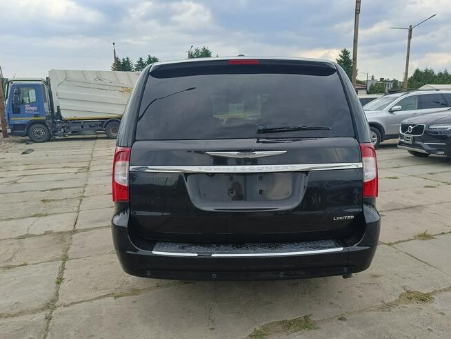 Chrysler Town &amp; Country Cross Country Limited Gizałki - zdjęcie 4