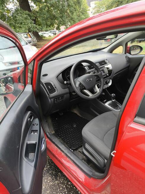 Samochód Kia Rio 1,2 Sedan 2015 r. mały przebieg Szczecin - zdjęcie 7