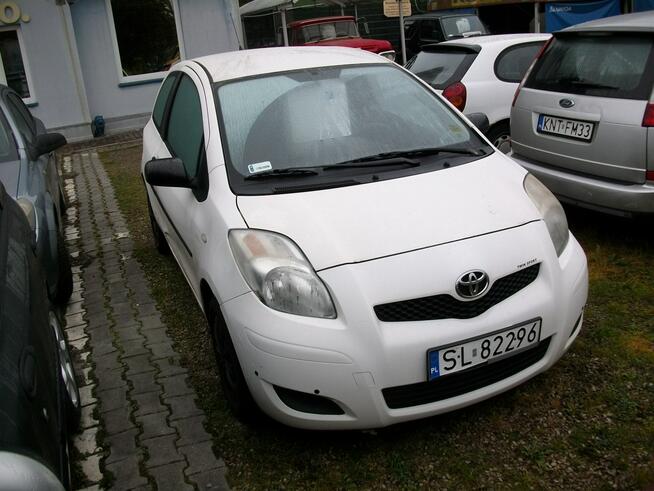 Toyota Yaris 1.0 benzyna/51 KW Katowice - zdjęcie 3