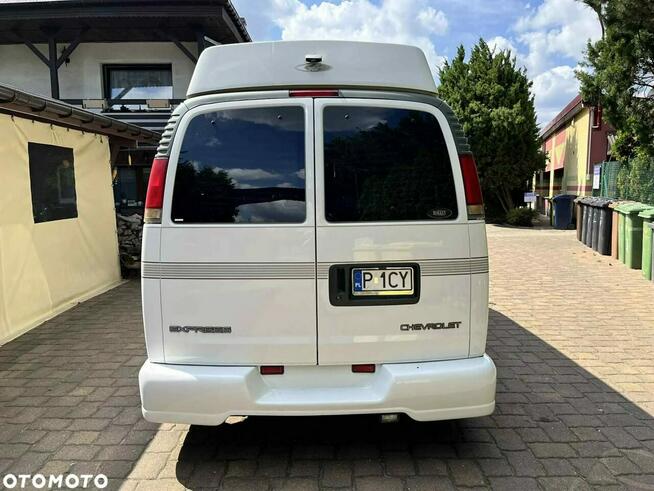 Chevrolet Express Prosto z Japonii Gizałki - zdjęcie 4