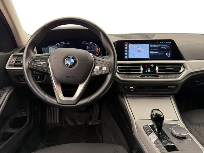 BMW Seria 3 318i aut Kombi Warszawa - zdjęcie 9