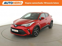 Toyota C-HR lift niski przebieg navi kamera grzane fotele ACC