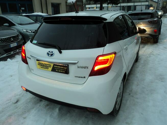 sprzedam ładną TOYOTE YARIS z 2015r  1.5 HYBRYDA+benz 100KM udziela.GW Lublin - zdjęcie 5