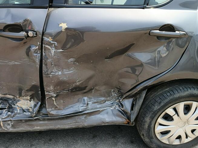 Suzuki Swift 1.2 Premium Piekoszów - zdjęcie 10