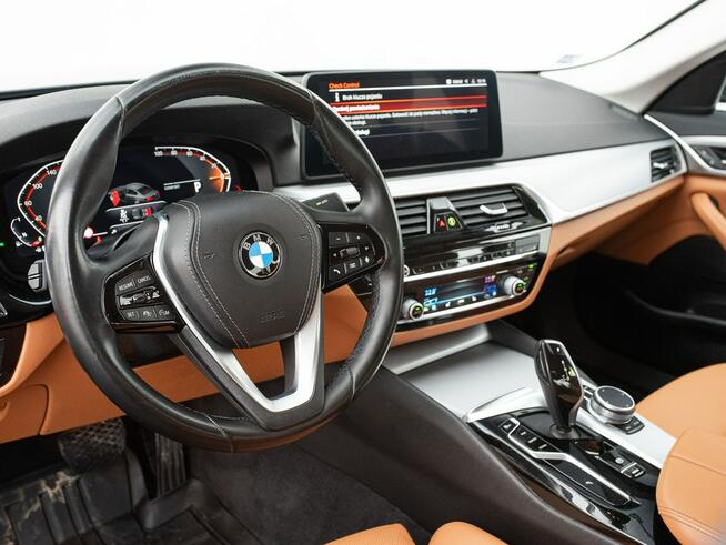 KR9WW68#520i Skóra Podgrz.f K.cof LED NAVI Salon PL VAT23% Gdańsk - zdjęcie 6