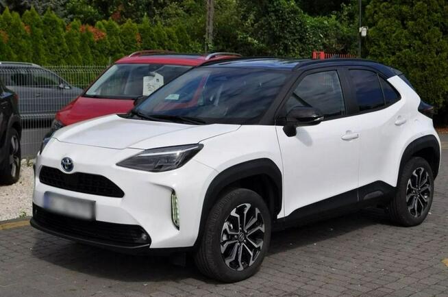 TOYOTA YARIS 1.5 HEV HYBRYD 13 tys km Nowy model 2024 Hak Holowniczy Warszawa - zdjęcie 3