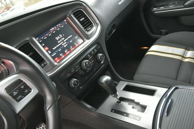 Dodge Charger SRT8 Super Bee 6.4 V8 470KM 2012r. Kampinos - zdjęcie 11