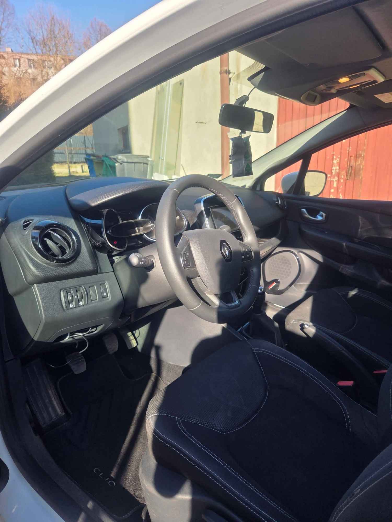 Sprzedam samochód Renault Clio 4 Wojkowice - zdjęcie 6