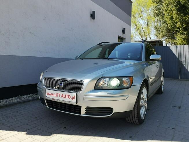 Volvo V50 1.8 125KM Klimatronic   Alu 17 Xenony  Serwis Strzegom - zdjęcie 1