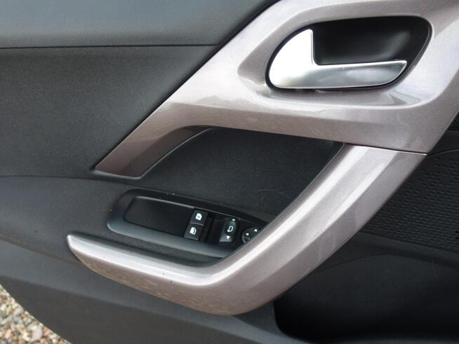 Peugeot 2008 2015r 1.2 benzyna 82km bezwypadkowy klima niski przebieg Słupsk - zdjęcie 11