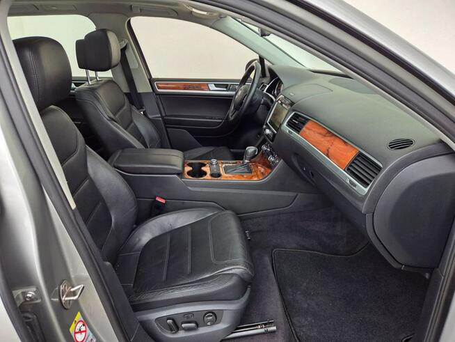 Volkswagen Touareg 3.0 * Hybryda * Europa * navi LEDY xenon skóra Raba Niżna - zdjęcie 11