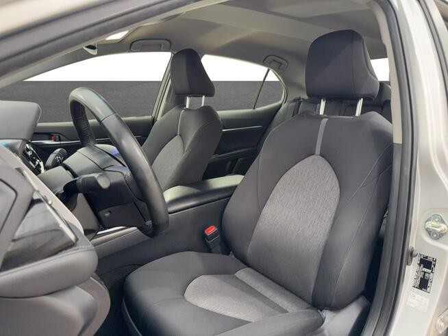Toyota Camry 2.5 Hybrid Comfort CVT Sedan Warszawa - zdjęcie 10