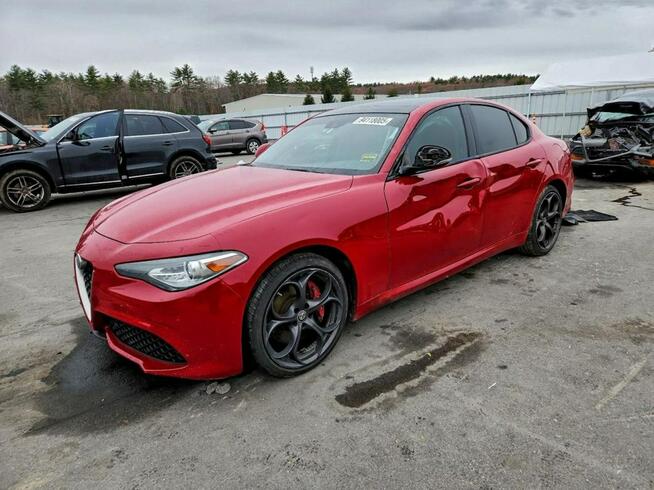 Alfa Romeo Giulia / 4x4 / 2.0 280KM / Niski przebieg / Tarnów - zdjęcie 1
