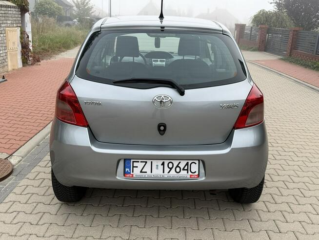 Toyota Yaris 2008 1.3 Benzyna Klima Zarejestrowany Gostyń - zdjęcie 5