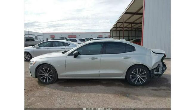 Volvo S60 / 2.0 250KM / Bogate wyposażenie / niski przebieg / Tarnów - zdjęcie 5