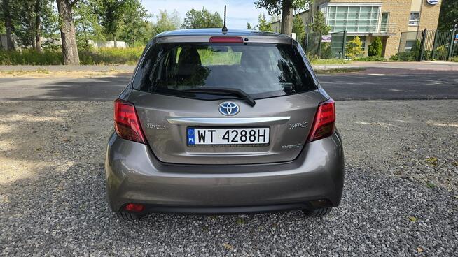 Toyota Yaris 1.5 HSD 100KM Kamera Serwisowany 2xKoła Ładny Stan Otwock Mały - zdjęcie 5
