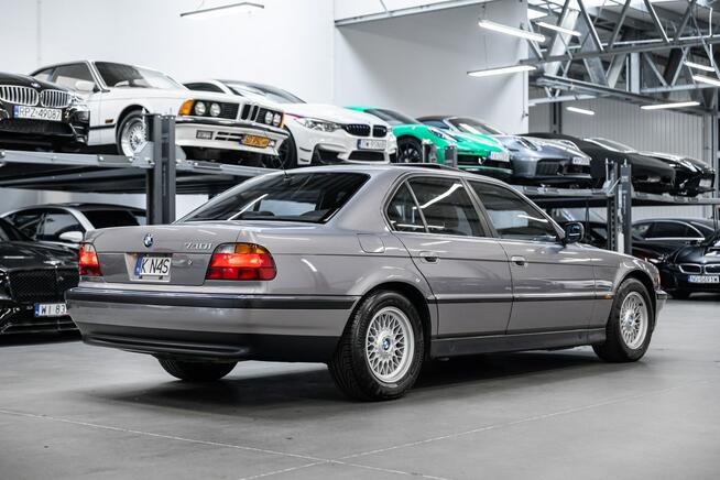 BMW 740 Oryginał. Bezwypadkowa. Niski przebieg. Węgrzce - zdjęcie 9