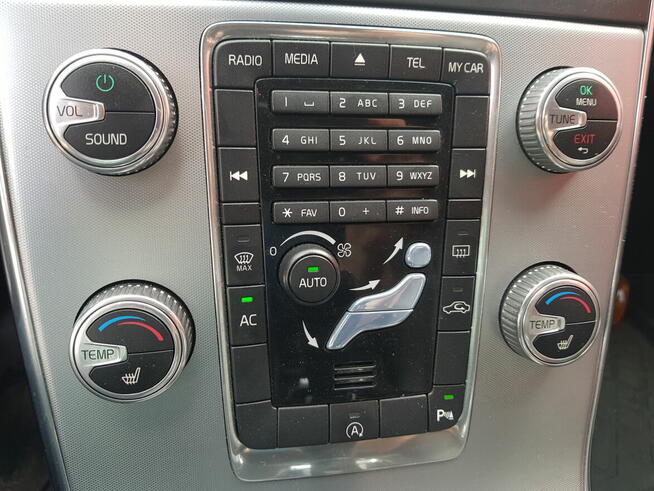 VOLVO V60 D3 2017 salon Polska Brzeg - zdjęcie 9