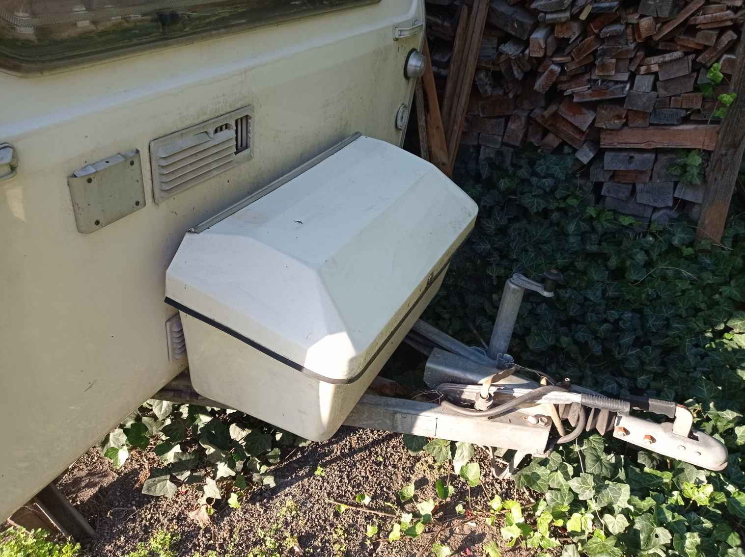 Sprzedam przyczepę campingową N-126 z hamulcem najazdowym Fabryczna - zdjęcie 4