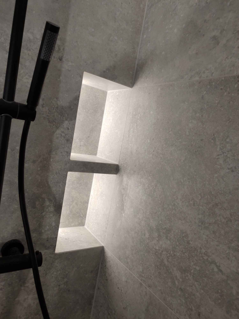 Usługi remontowe wykończenia wnętrz łazienki flizowanie Niepołomice - zdjęcie 1