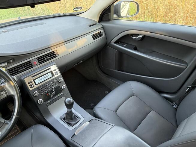 VOLVO V70 2.0d - SERWIS DO KOŃCA - Bezwypadkowy Legionowo - zdjęcie 9