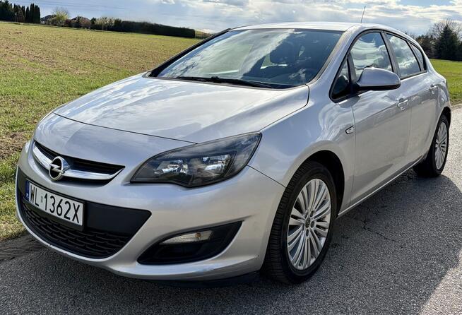 Opel Astra J 2014 - benzyna 1.6 MPI moc 115 KM tylko 124 km Legionowo - zdjęcie 1
