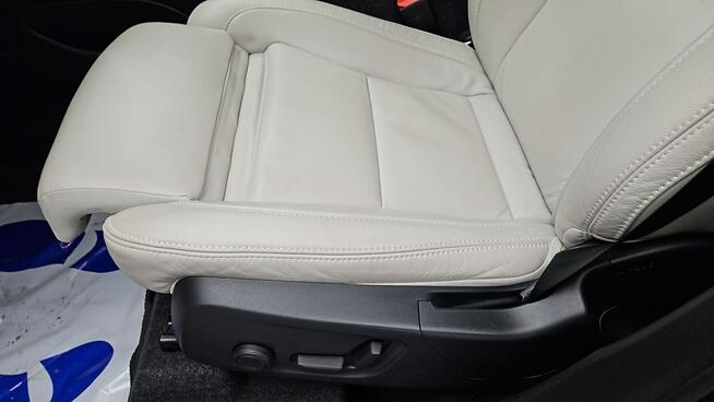 Volvo XC 40 B4 Plus Dark aut ! Z Polskiego Salonu ! Faktura VAT ! Warszawa - zdjęcie 12