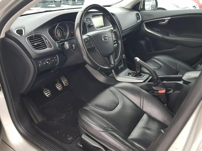 Volvo V40 2,0 T2 Benzyna Nawigacja Skóry Zarejestrowany Gwarancja Włocławek - zdjęcie 10