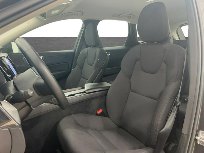 Volvo XC 60 B4 B Momentum Pro Warszawa - zdjęcie 10