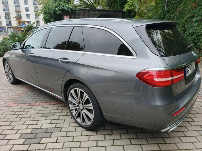 Mercedes E 220 Warszawa - zdjęcie 11