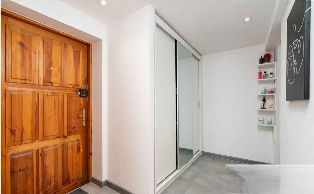 2pok, 38met, Okolice Parku Słowiańskiego PO REMONCIE/KOMÓRKA (Wrocław) Śródmieście - zdjęcie 9