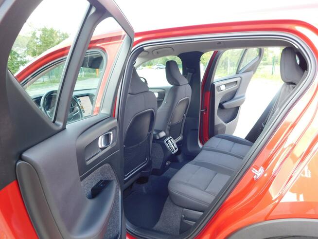 Volvo XC 40 z Gwarancją Bezwypadkowy Kamera Parkowanai Żyrardów - zdjęcie 11