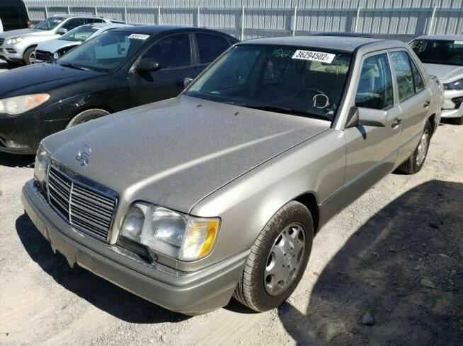 Mercedes E 320 1995, 3.2L, od ubezpieczalni Warszawa - zdjęcie 2