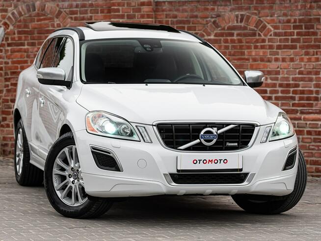 VOLVO XC60 2.4D 163KM R-DESIGN XENON ALU18 PANORAMA SUPER STAN Podzagajnik - zdjęcie 1