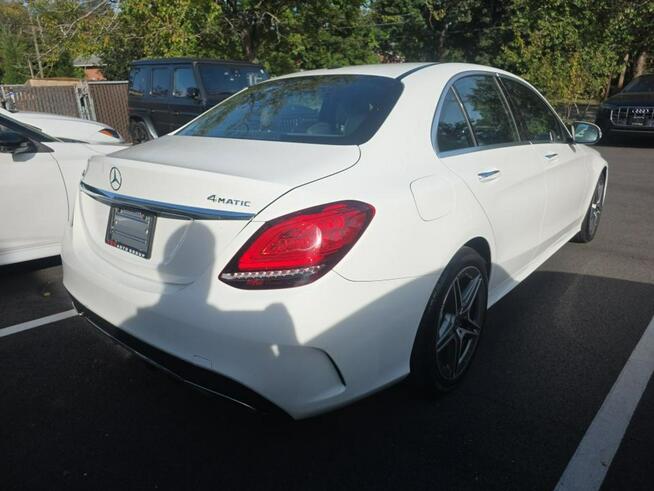 Mercedes C 300 4Matic / pakiet AMG / niski przebieg Chwaszczyno - zdjęcie 4
