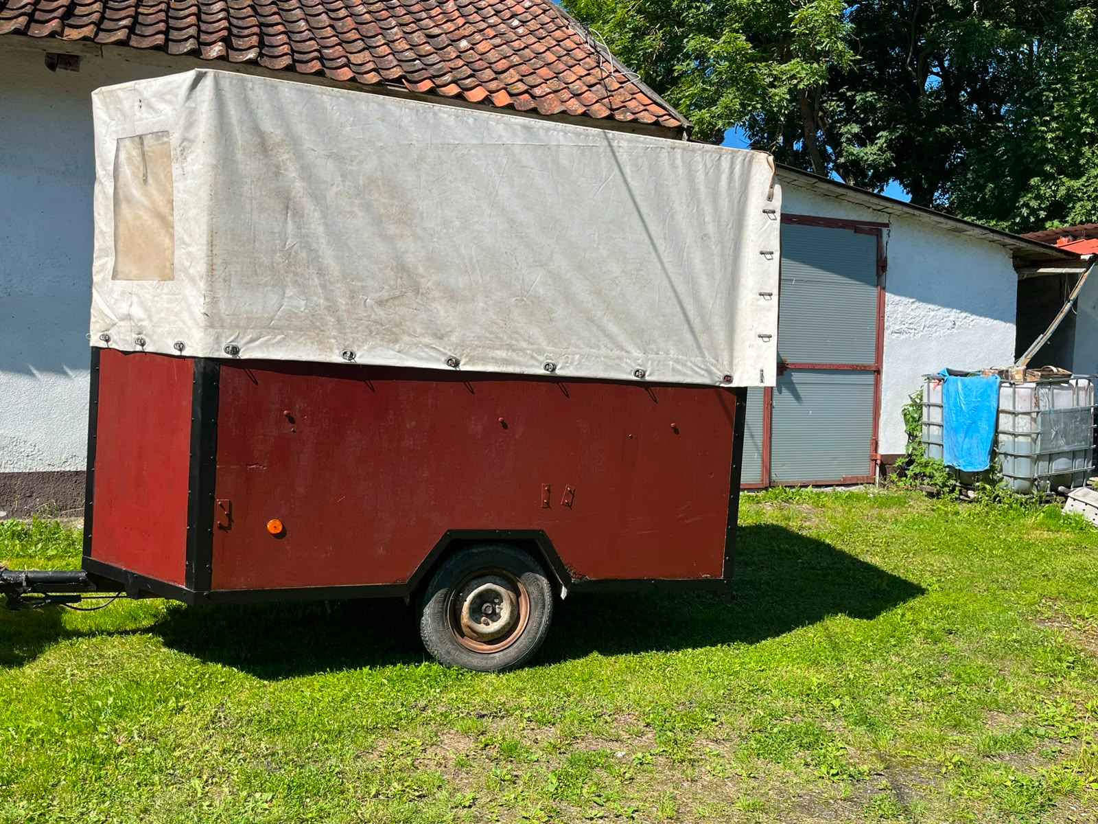 Przyczepka do przewozu koni Kiertyny Małe - zdjęcie 4