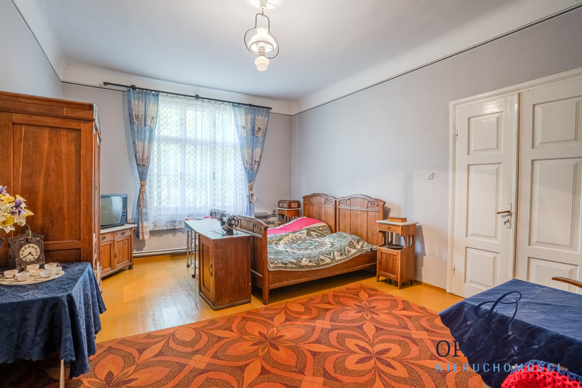 Niezwykły drewniany dom z amfiladą z XX wieku Opatów - zdjęcie 4