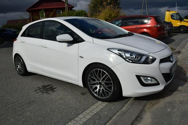 Hyundai i30 1.4B MPI Klima Tempomat Nowe Opony Sprowadzony Opłacony Majdan Sieniawski - zdjęcie 9
